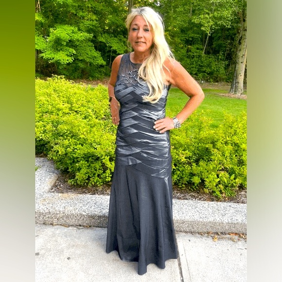 Meet your Posher, Stacey💜 - Picture 2 of 11